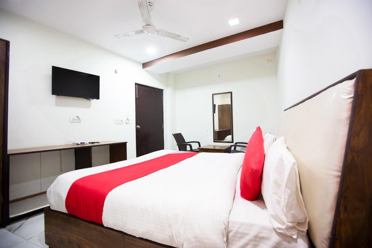 Oyo 44174 Hotel Mid Town Prime Harthala Exterior photo