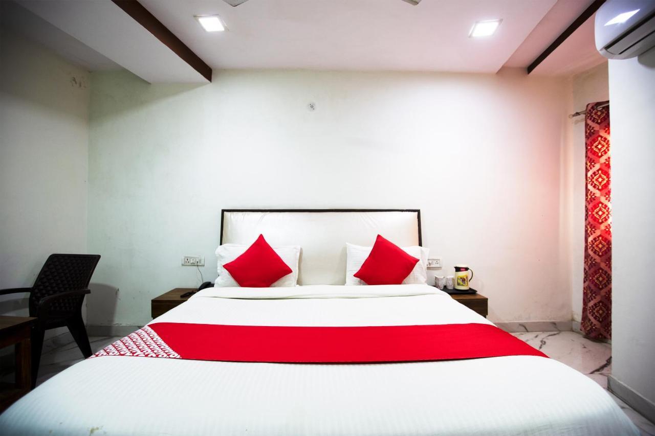 Oyo 44174 Hotel Mid Town Prime Harthala Exterior photo