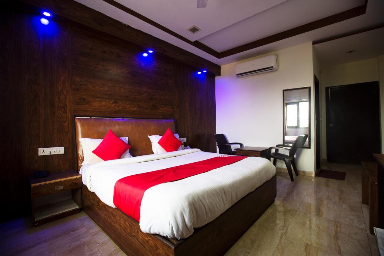 Oyo 44174 Hotel Mid Town Prime Harthala Exterior photo