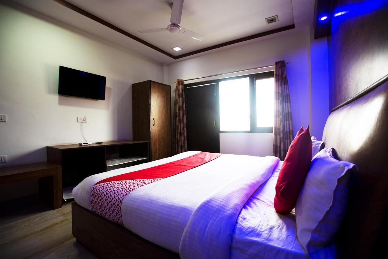 Oyo 44174 Hotel Mid Town Prime Harthala Exterior photo